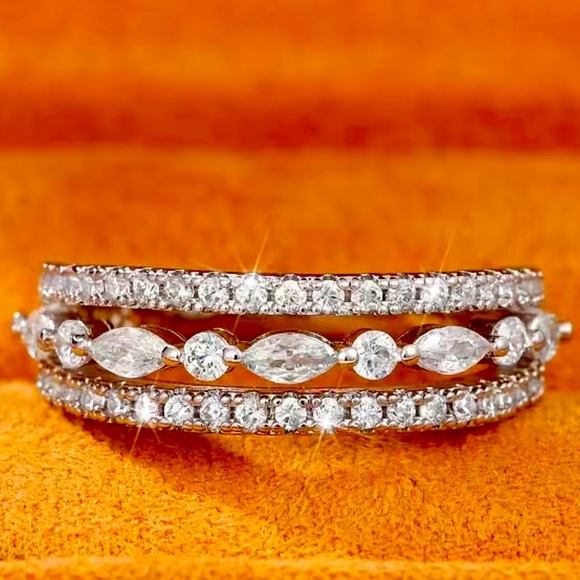 ♥️Ring 3 rows of marquis’s cut, geometric round cuts  zircons together /one ring - Picture 3 of 10